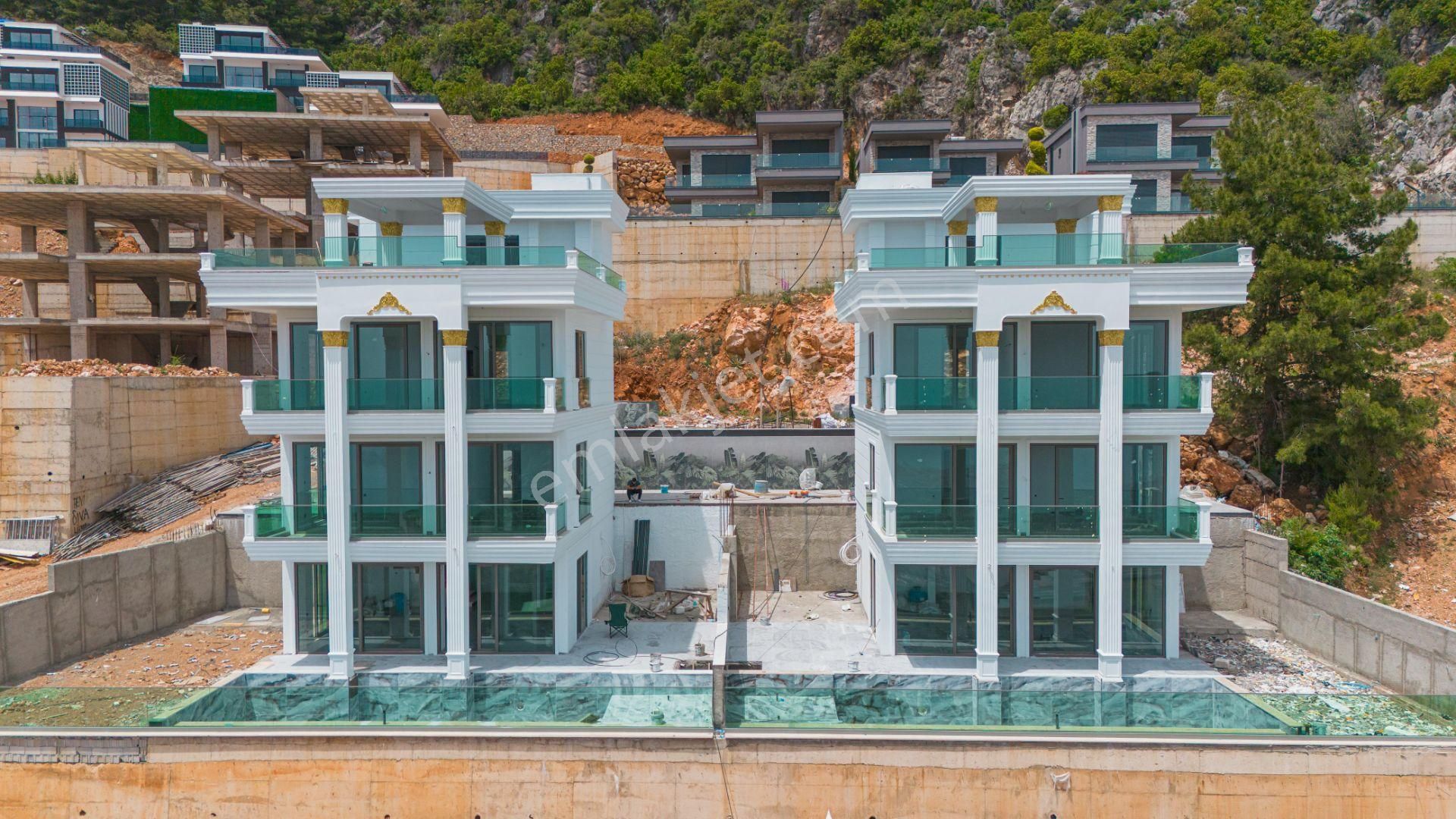 Alanya Tepe'de 4+1 400m² Muhteşem Manzaralı Ultra Lüks Villa!!! - Görsel 35