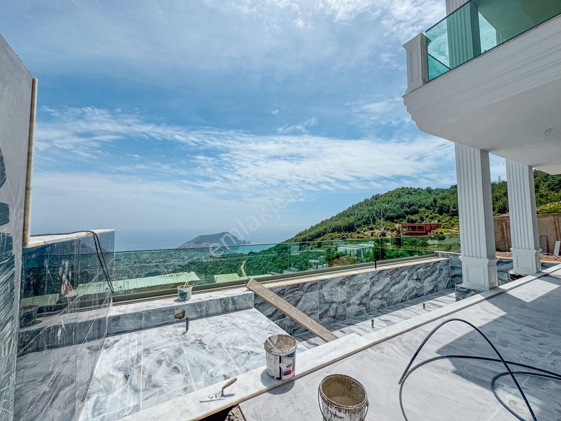 Alanya Tepe'de 4+1 400m² Muhteşem Manzaralı Ultra Lüks Villa!!! - Görsel 8