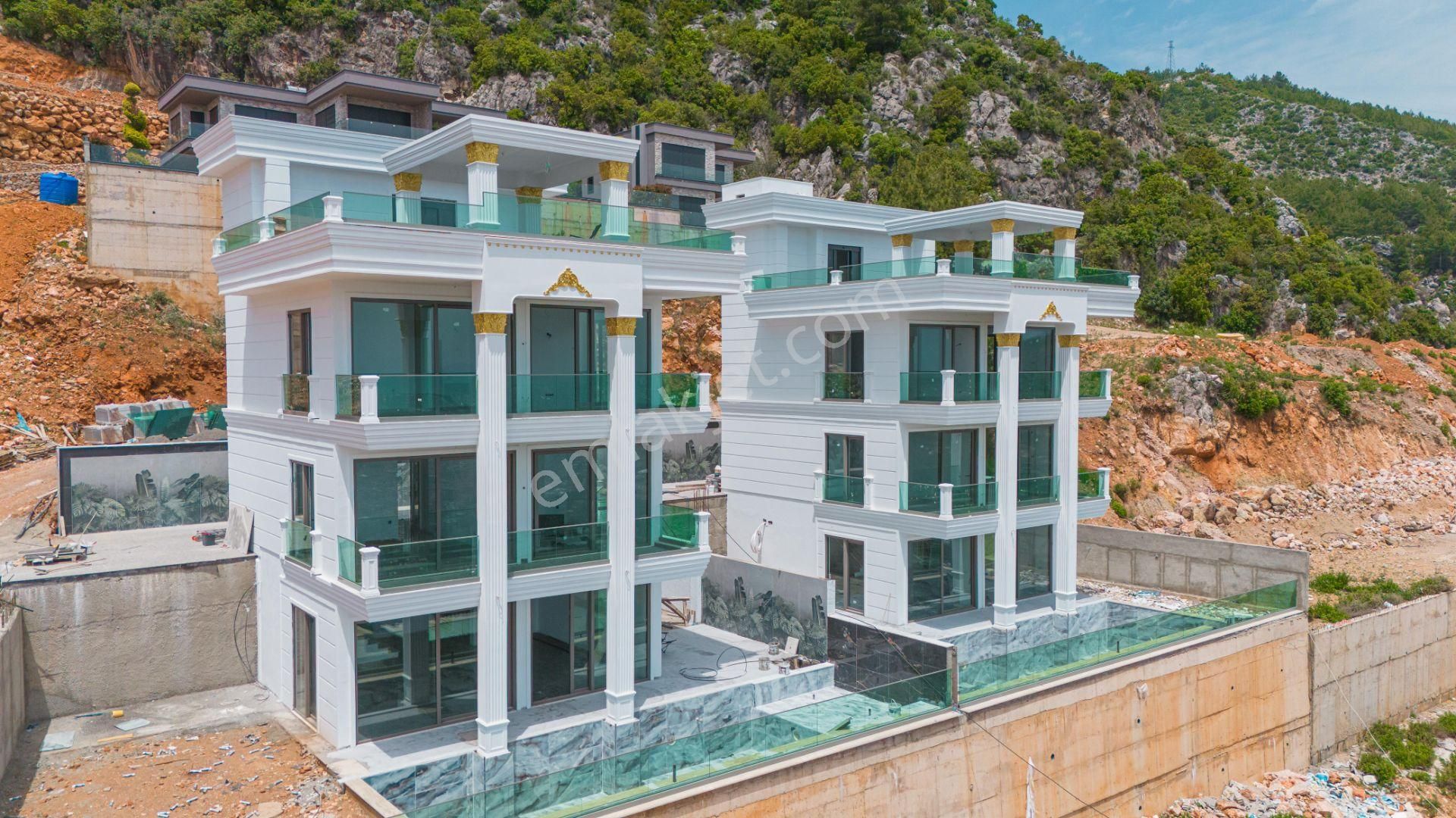 Alanya Tepe'de 4+1 400m² Muhteşem Manzaralı Ultra Lüks Villa!!! - Görsel 33
