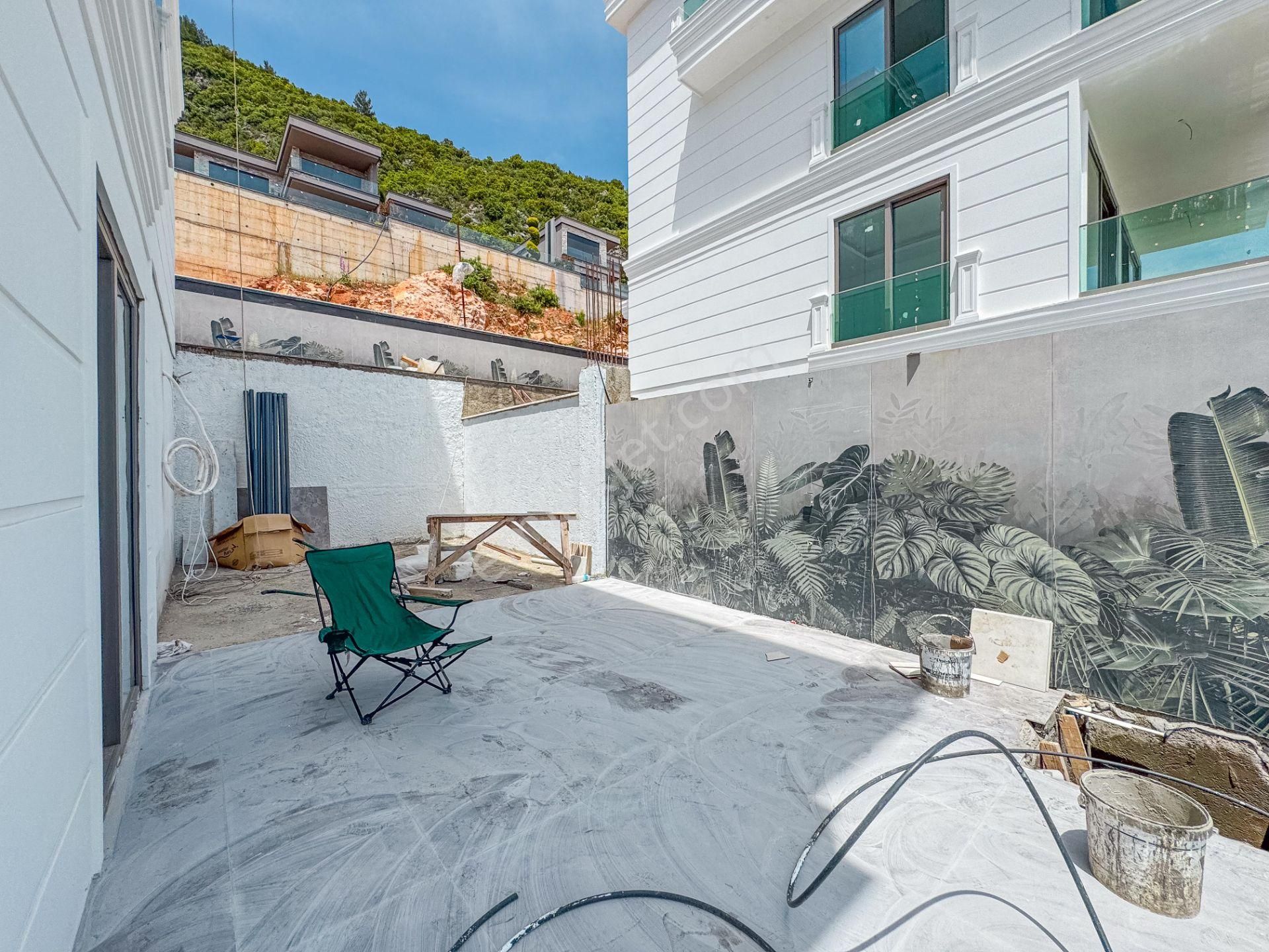 Alanya Tepe'de 4+1 400m² Muhteşem Manzaralı Ultra Lüks Villa!!! - Görsel 6
