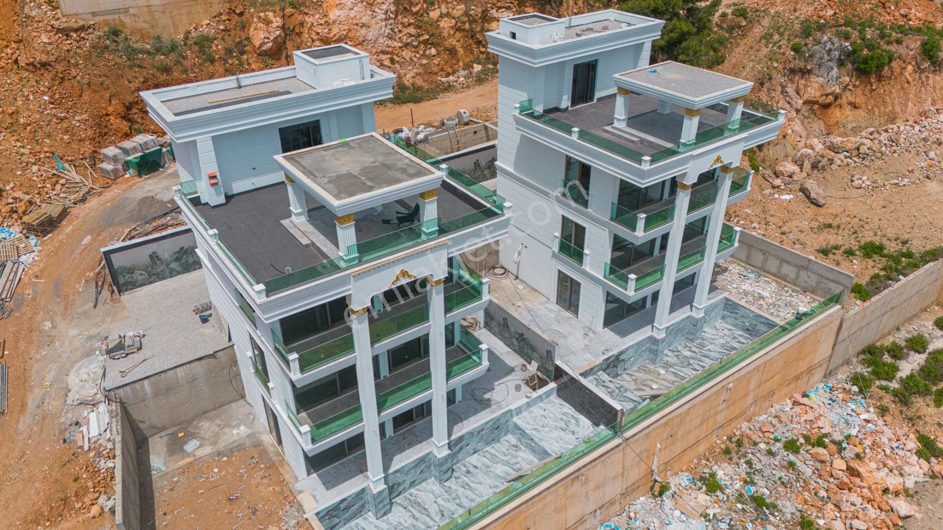 Alanya Tepe'de 4+1 400m² Muhteşem Manzaralı Ultra Lüks Villa!!! - Görsel 34