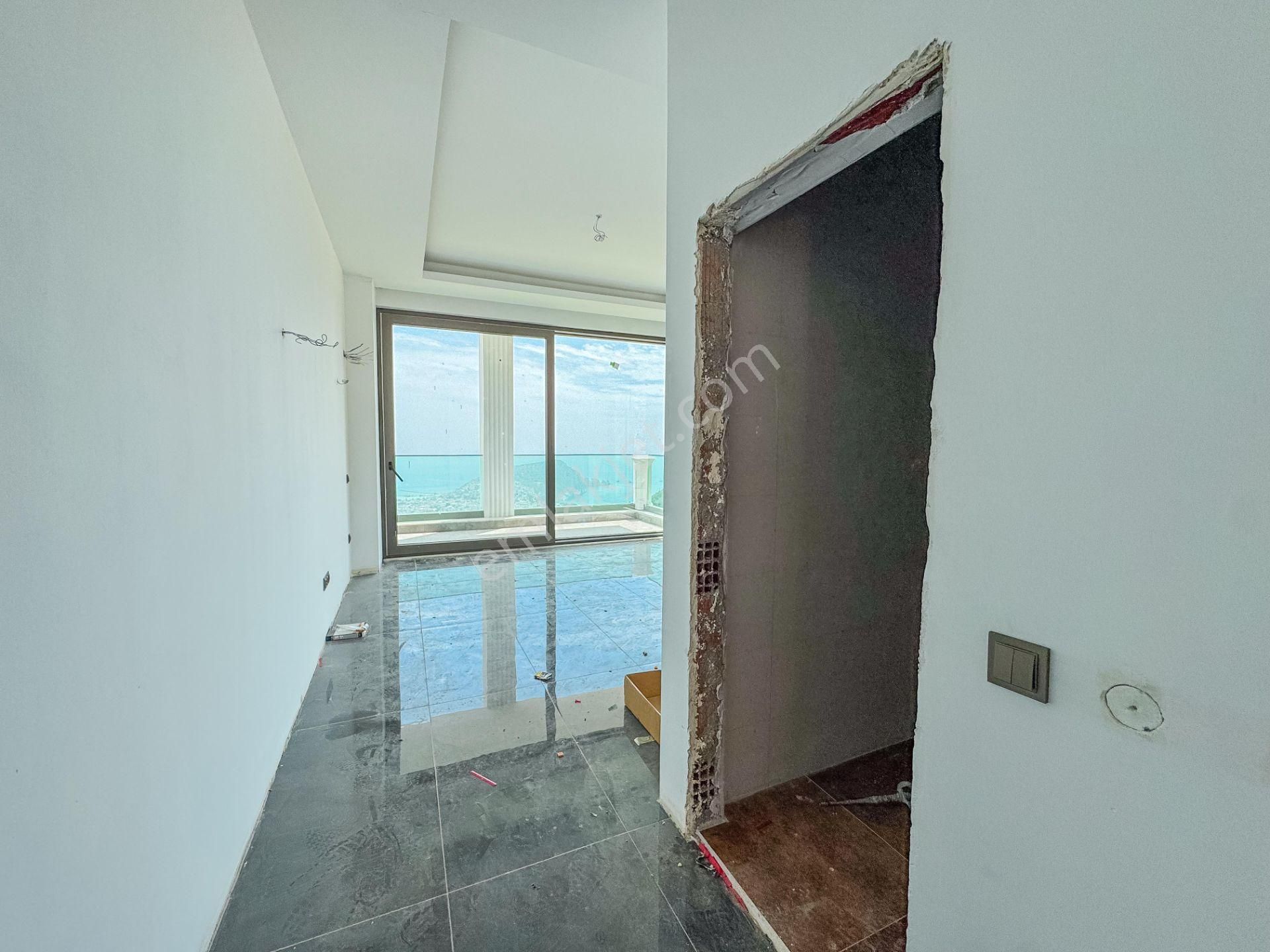 Alanya Tepe'de 4+1 400m² Muhteşem Manzaralı Ultra Lüks Villa!!! - Görsel 26