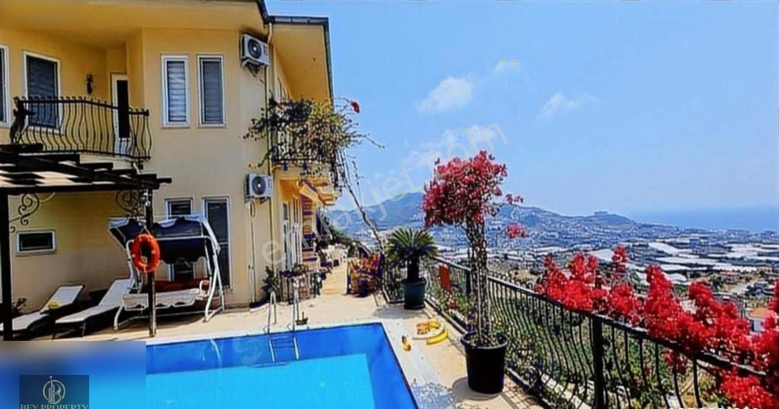 Alanya Kargıcak Satılık Villa ALANYA KARGICAK 8+1 350m² MUSTAKİL BAHÇELİ HAVUZLU LÜKS VİLLA !