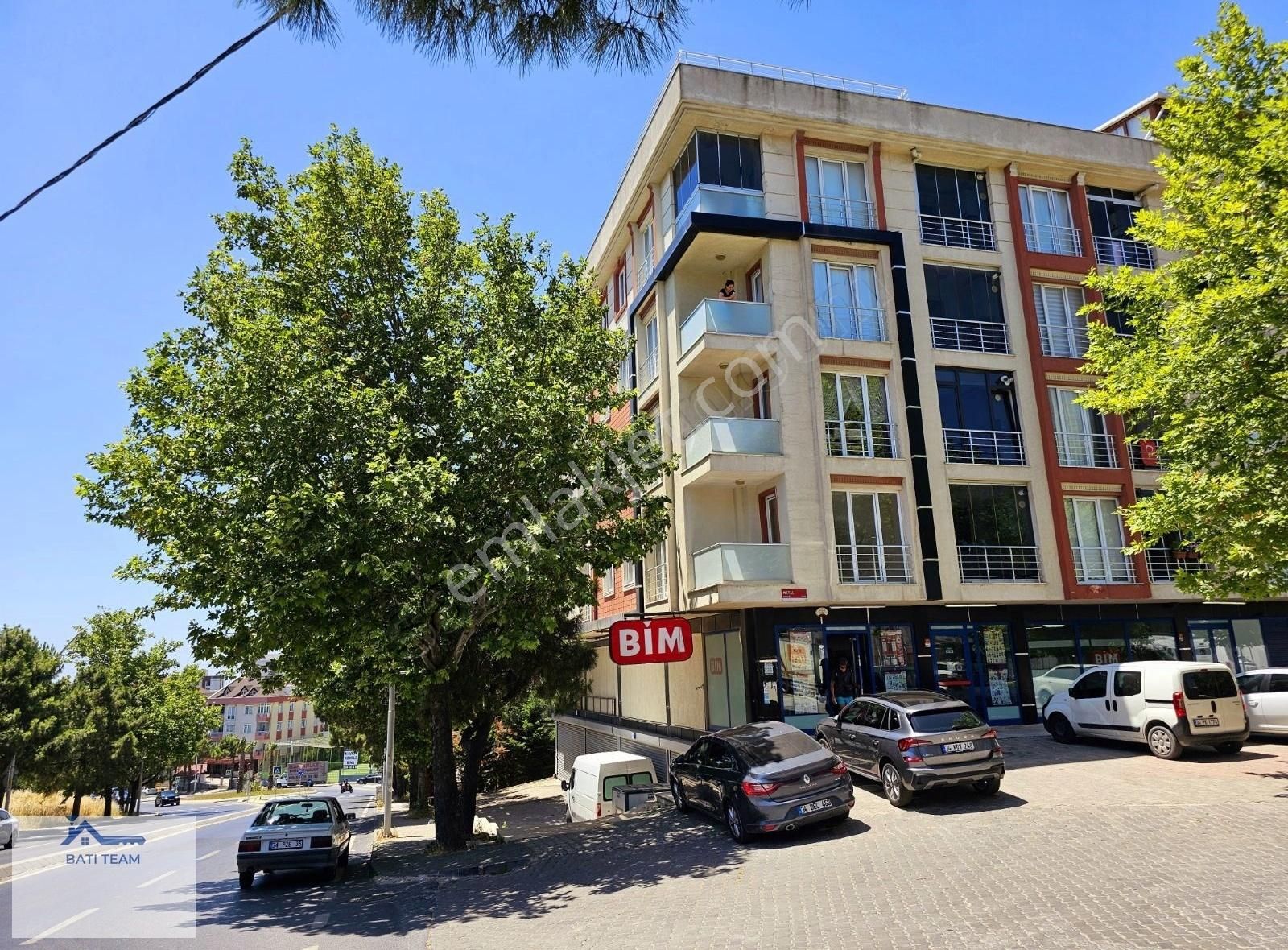 Büyükçekmece Pınartepe Satılık Daire REMAX BÜYÜKÇEKMECE PINARTEPE CADDE ÜZERİ SATILIK 2+1 DAİRE