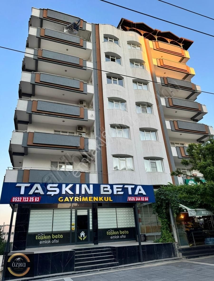 Şehitkamil Emek Satılık Daire ÖZKA'DAN KORUPARK CADDE ÜZERİ ARAKAT 4+1 BAKIMLI SATILIK DAİRE!!