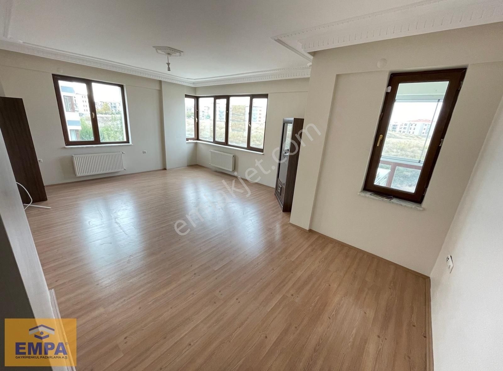 Tepebaşı Batıkent Satılık Daire EMPA'dan BATIKENT MAHALLESİ 4+1 200m² SİTE İÇERİSİNDE LÜKS DAİRE