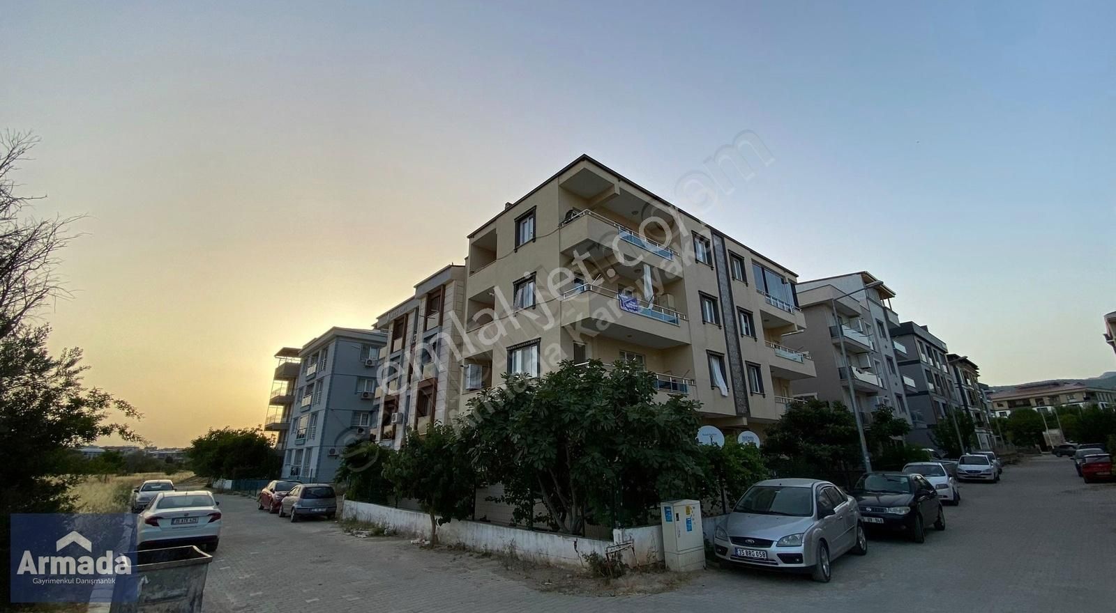 Kemalpaşa Ulucak Cumhuriyet Satılık Daire KEMALPAŞA ULUCAK'TA MERKEZİ KONUMDA FERAH 2+1 SATILIK DAİRE