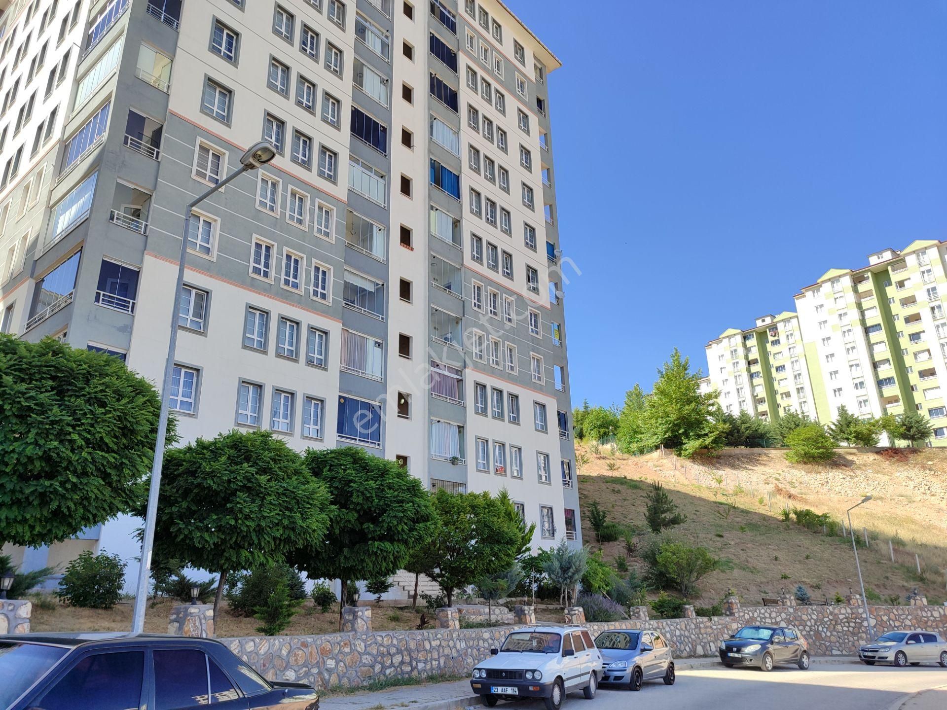 Elazığ Merkez Abdullah Paşa Kiralık Daire  APAŞA MAH HAKSEN TOKİDE ÖN CEPHELİ KİRALIK 3+1 SON KAT DAİRE