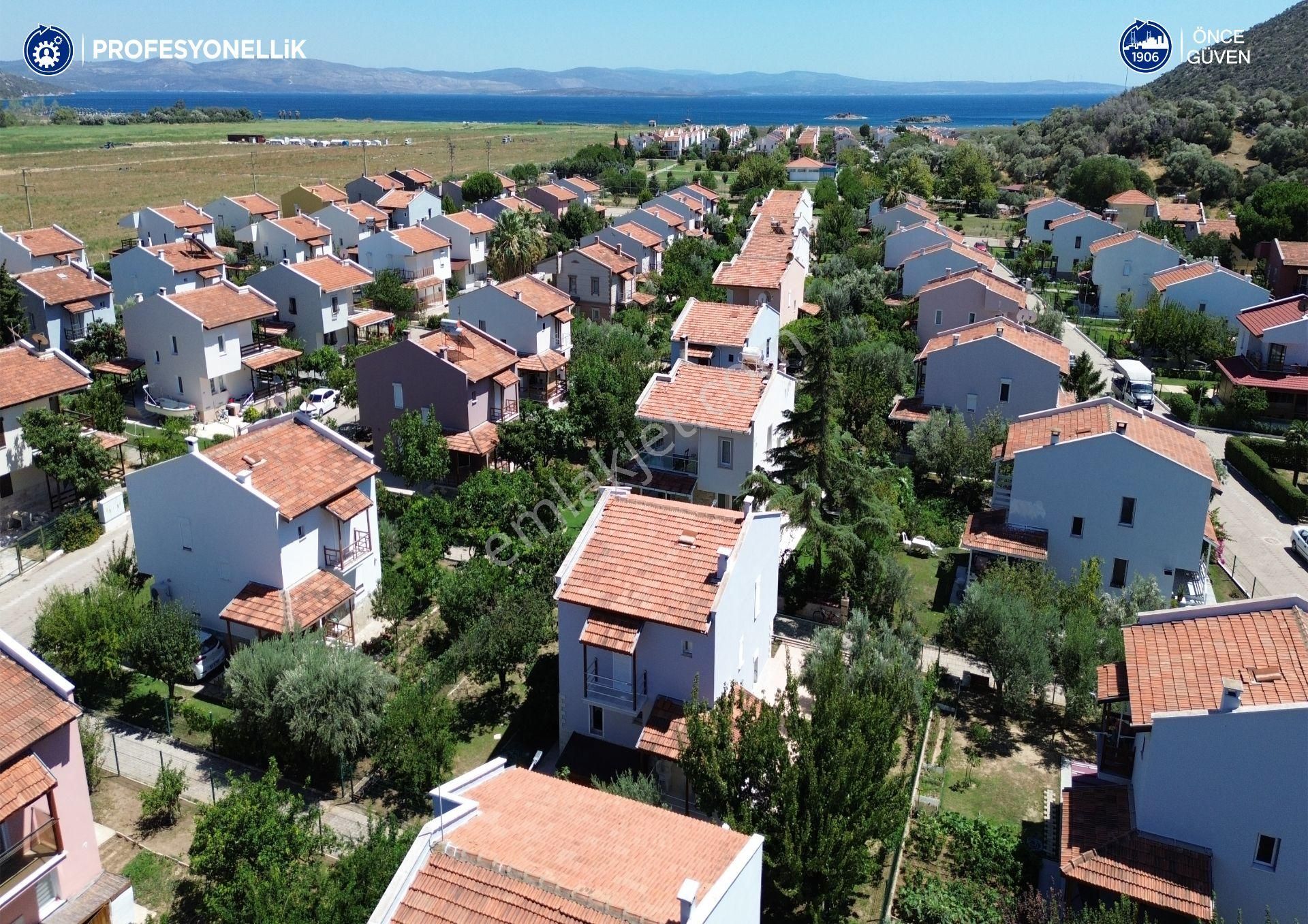 Karaburun Küçükbahçe Satılık Müstakil Ev  İzmir Karaburun Küçükbahçe'de Mercankoy Sitesinde Müstakil Villa