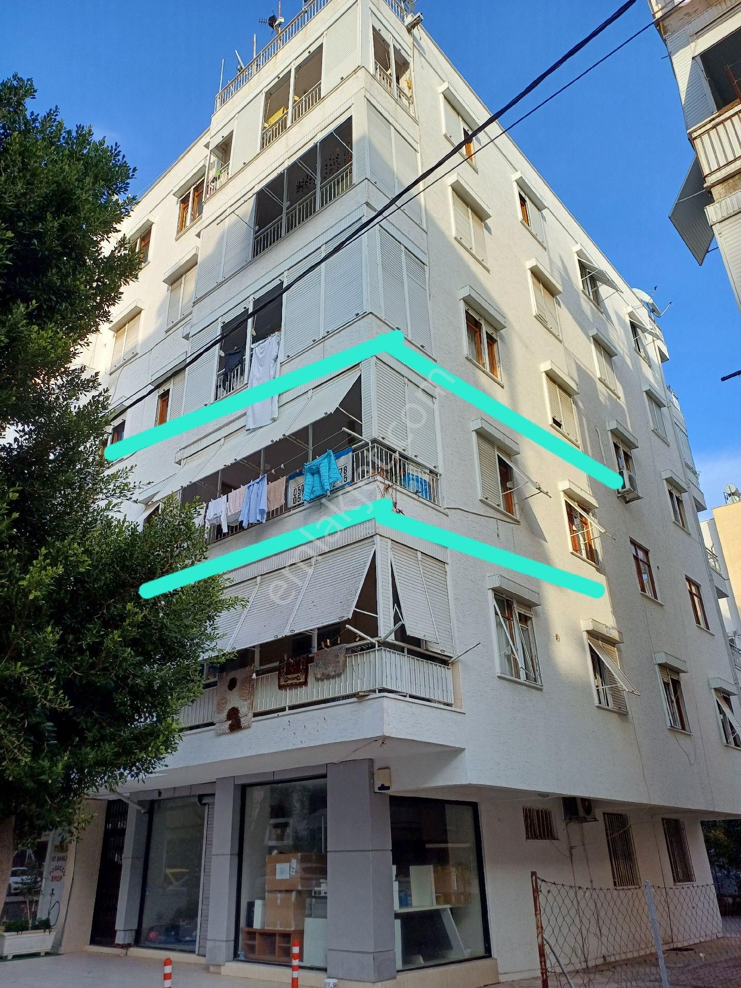 Muratpaşa Varlık Satılık Daire Arakat, Aydınlık, Ön cephe Batı-Güney, Merkezin merkezi, Aile Apartmanı, Denize yürüme mesafesinde, 