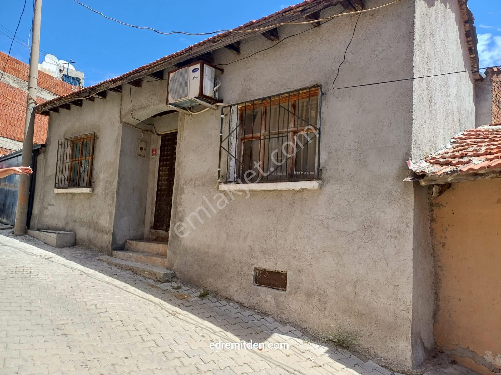 Edremit Hekimzade Satılık Müstakil Ev  Edremit Hekimzade Mahallesinde Satılık Müstakil ev