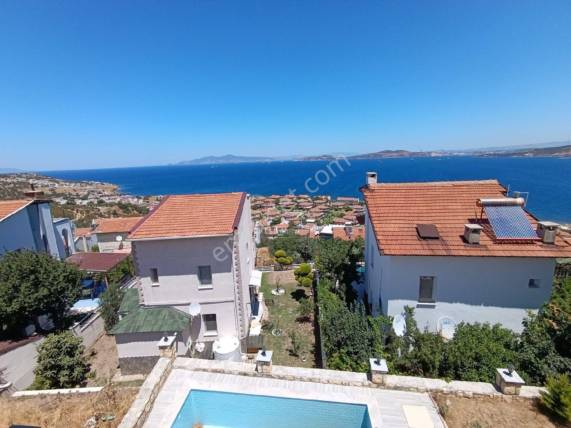 Foça Cumhuriyet Satılık Daire Yeni Foça'da Full Deniz Manzaralı Havuzlu Lüks Villa 