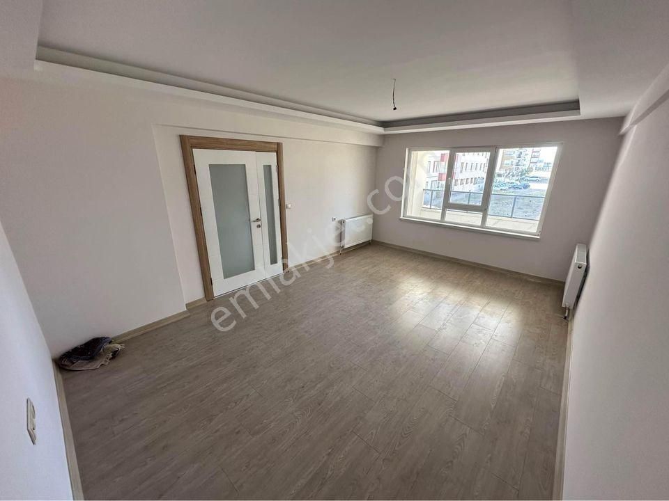 Esenyurt Talatpaşa Satılık Daire   ESENYURT TALATPAŞADA 2+1 KREDİYE UYGUN SATILIK KULLANIŞLI DAİRE