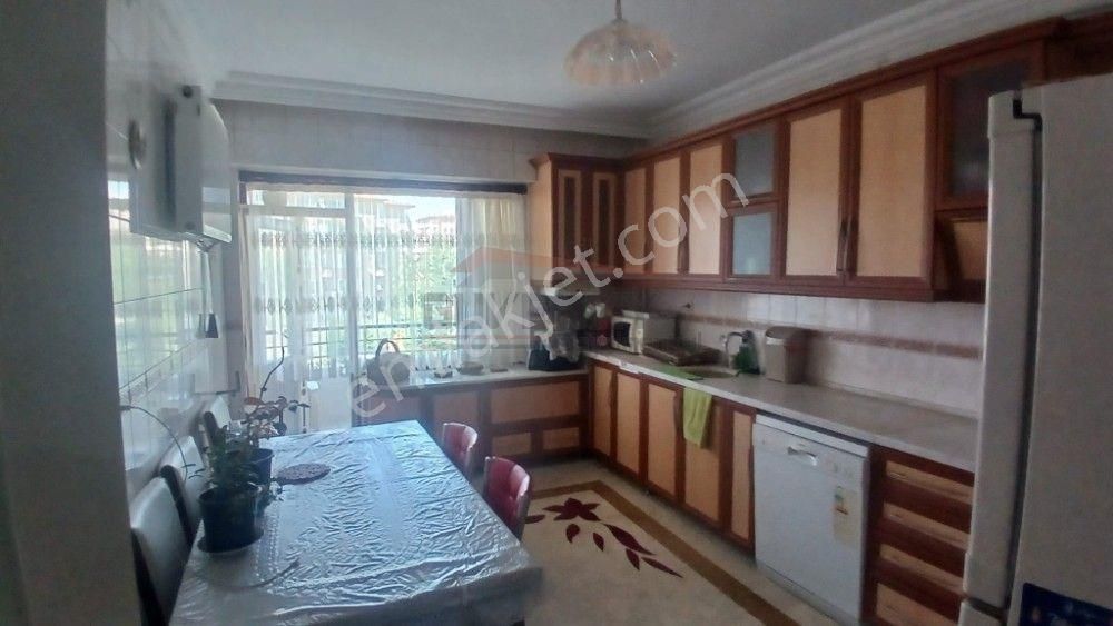 Çorum Merkez Üçtutlar Satılık Daire GÜVENAY - ÇORUM EŞREF HOCA CADDE ÜZERİ GENİŞ 4+1 SATILIK DAİRE