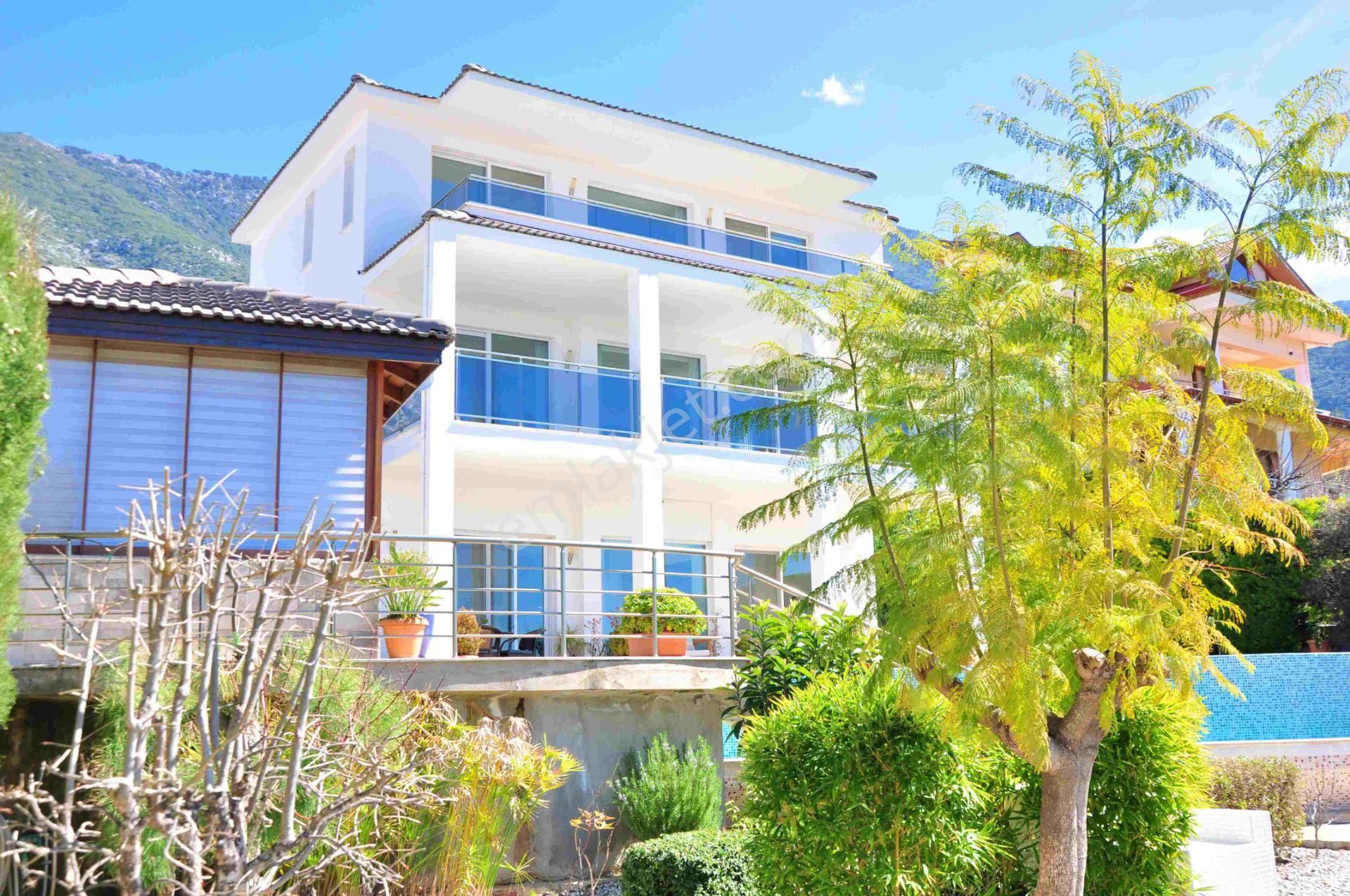 Ölüdeniz'de 753 M2 Arsa Paylı 4 Yatak Odalı Villa - Görsel 3