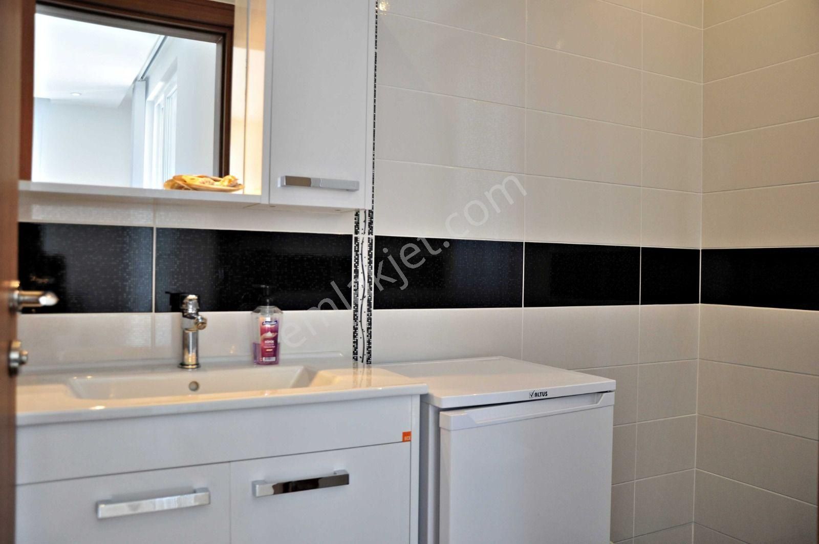 Ölüdeniz'de 753 M2 Arsa Paylı 4 Yatak Odalı Villa - Görsel 25