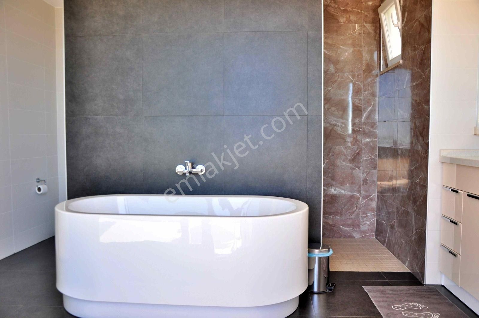 Ölüdeniz'de 753 M2 Arsa Paylı 4 Yatak Odalı Villa - Görsel 19