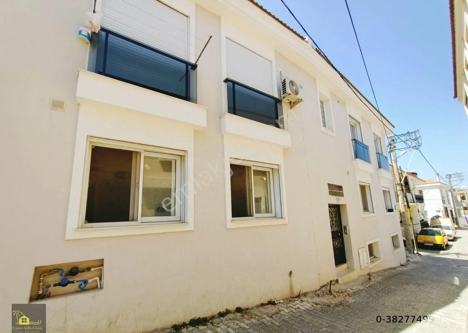 Çeşme 16 Eylül Satılık Daire ÇEŞME MERKEZDE ÇARŞIYA YAKIN 2+1 ZEMİN KAT TERASLI DAİRE