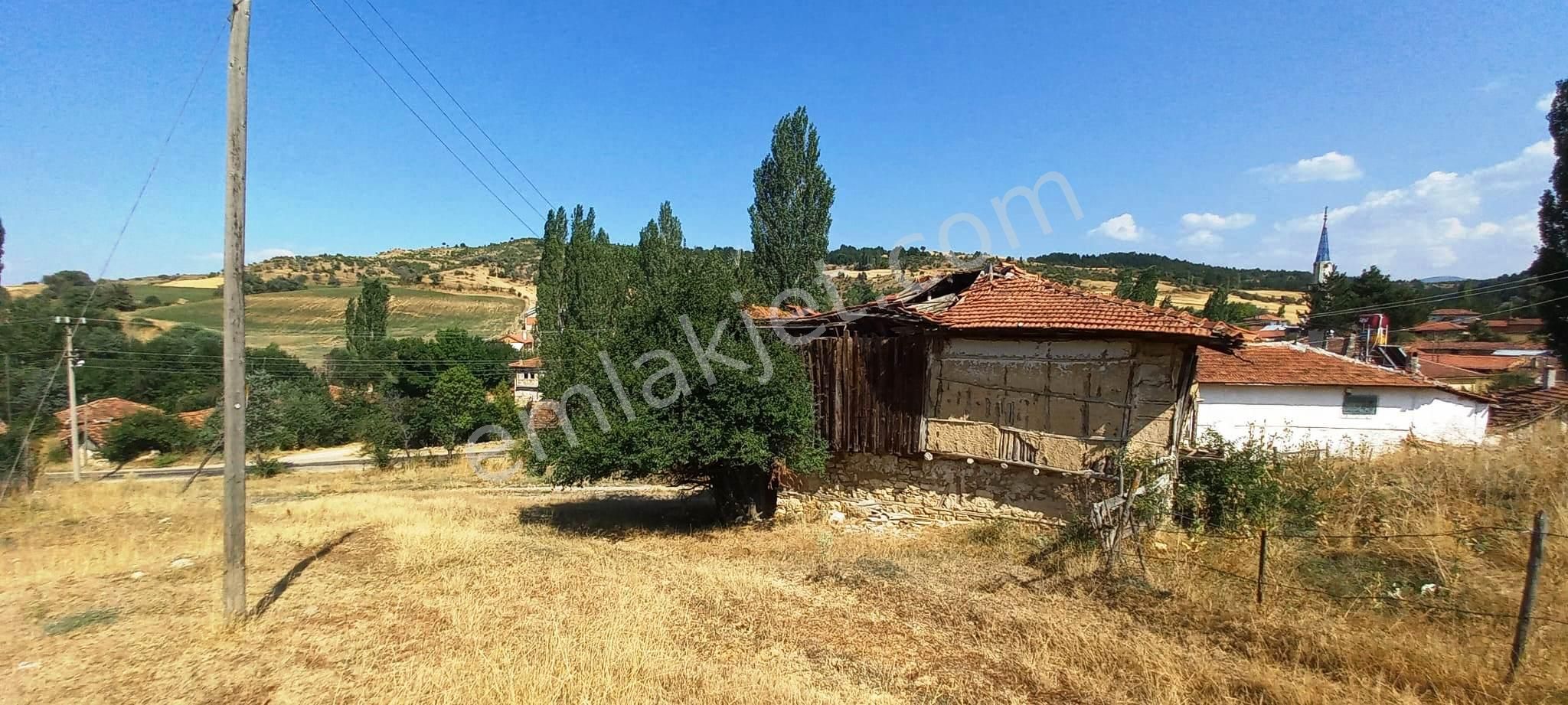 Gediz Yukarısusuz Köyü Satılık Konut İmarlı  GEDİZ YUKARISUSUZ'DA İMARLI MÜSAKİL PARSEL 334m2 SATILIK ARSA