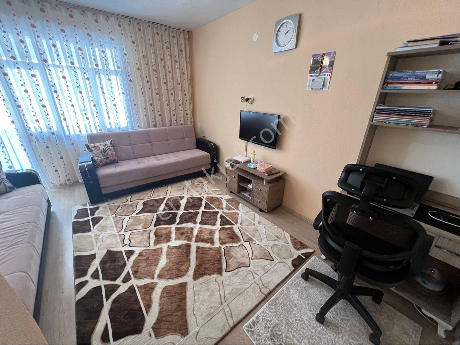 Bornova Ümit Satılık Daire  BORNOVA ÜMİT MAHALLESİNDE SATILIK 2+1 DAİRE