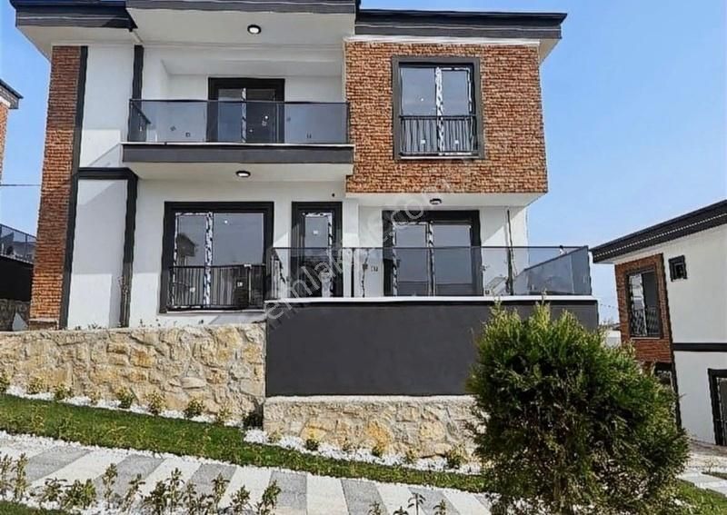 Kartepe Fatih Sultan Mehmet Satılık Villa 4+1 satılık site içi lux villa