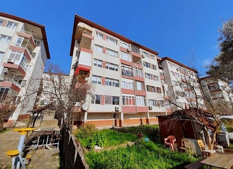 İzmit Şirintepe Satılık Daire GOCCE GAYRİMENKUL ŞİRİNTEPE EMNİYETÇİLER SİTESİ ARA KAT DAİRE