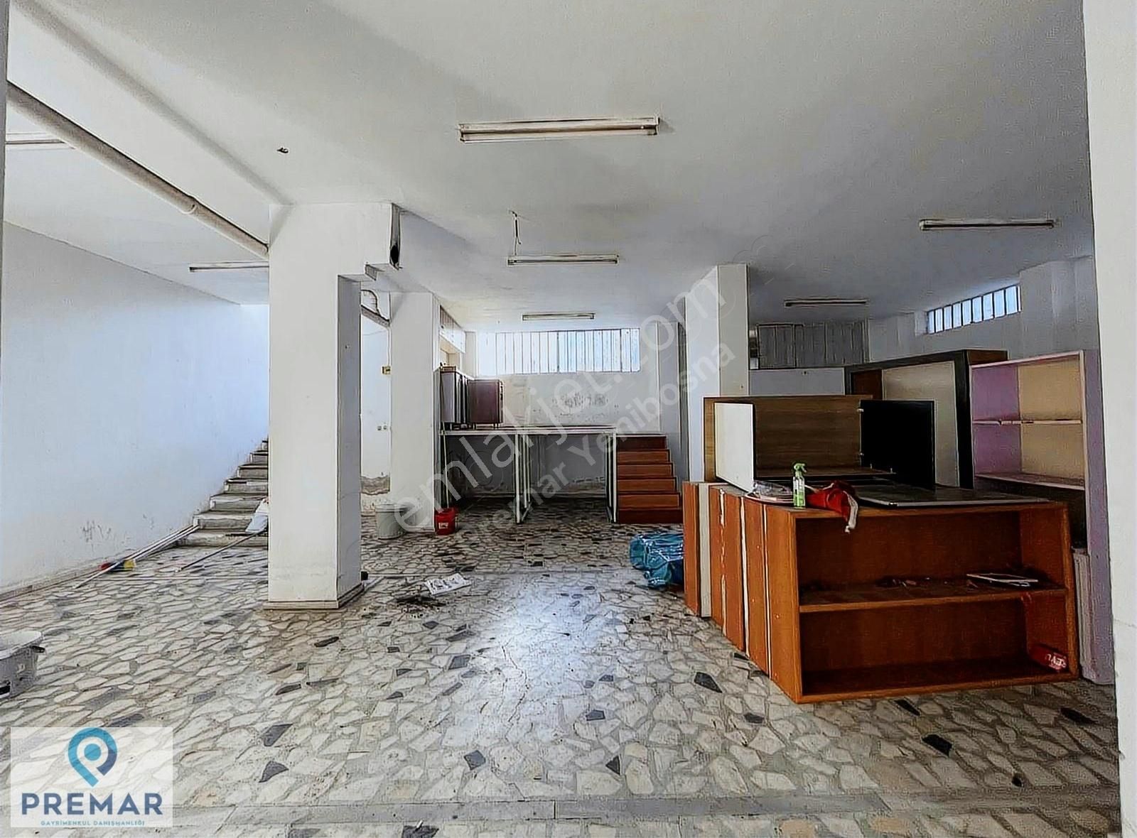 Bahçelievler Yenibosna Merkez Kiralık Depo Yenibosna Merkezde 110 M2 Net Kiralık Bodrum Depolamaya Uygun