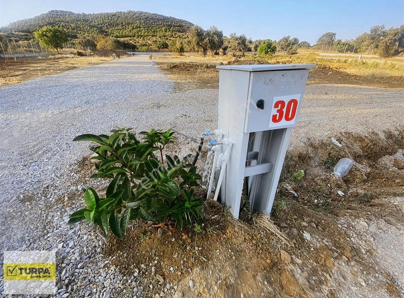 Urla Rüstem Satılık Tarla Urla'da Resmî Hisse Tapulu 282 M2 Tiny Hause Bahçeleri