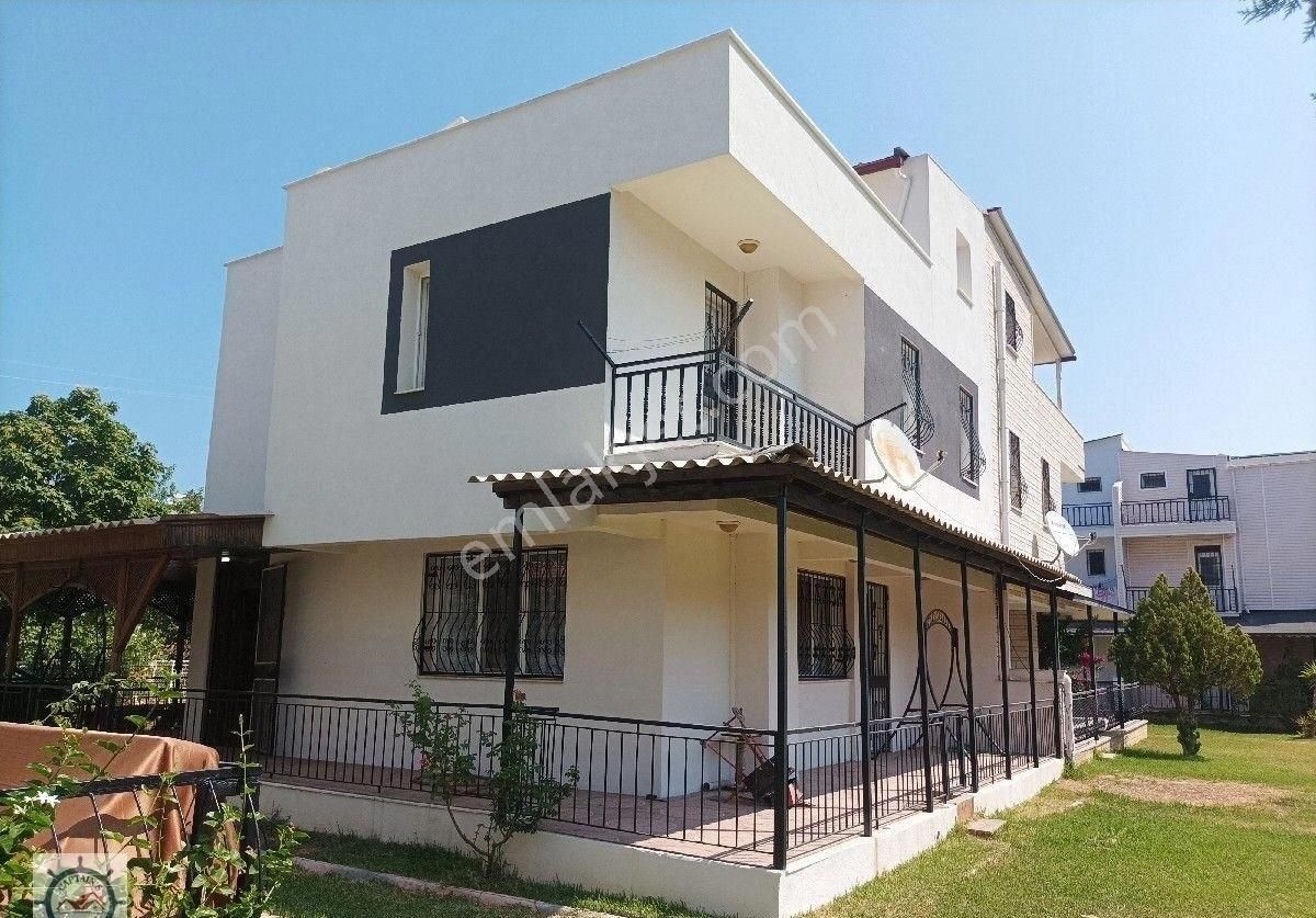 Kuşadası Güzelçamlı Satılık Yazlık KUŞADASI GÜZELÇAMLIDA DENİZE 150 MT.4+1