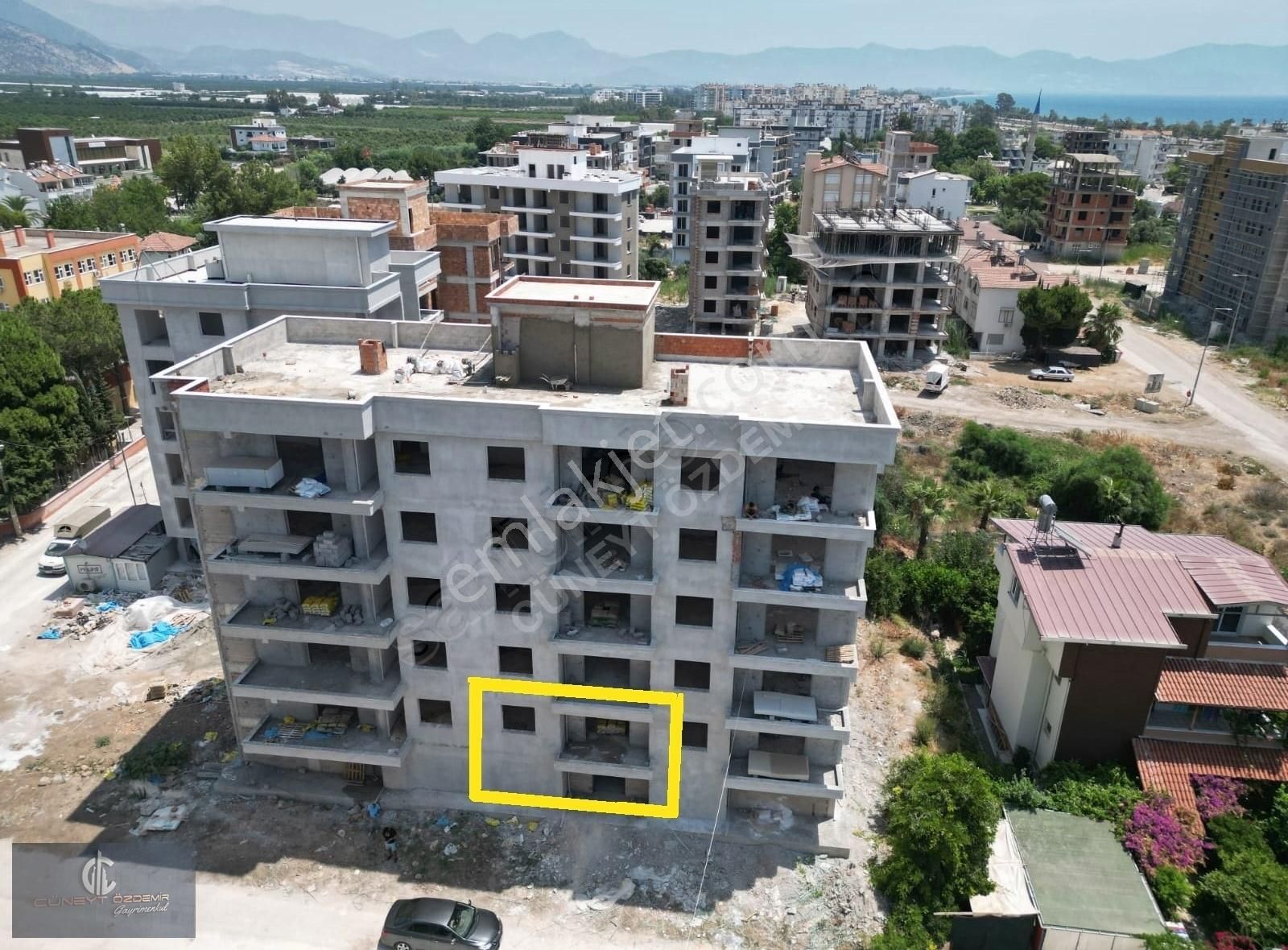 Finike Kum Satılık Daire SATILIK 1+1 DAİRE DENİZE 300 m UZAKLIKTA