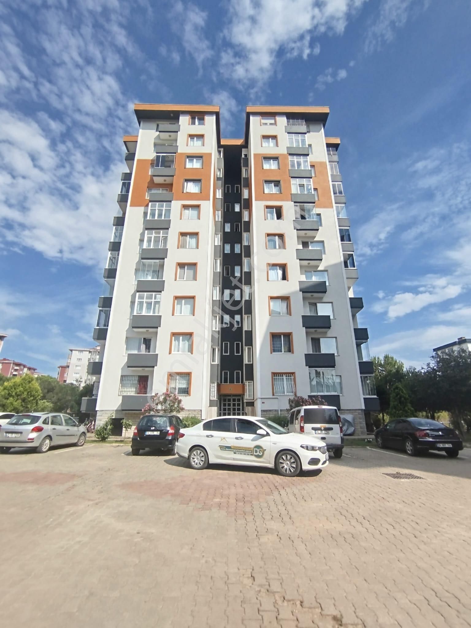 Pendik Yenişehir Satılık Daire  DÖNÜŞÜM'DEN FIRSAT!SİTE İÇERİSİNDE YENİŞEHİR'DE 3+1 SATILIKDAİRE