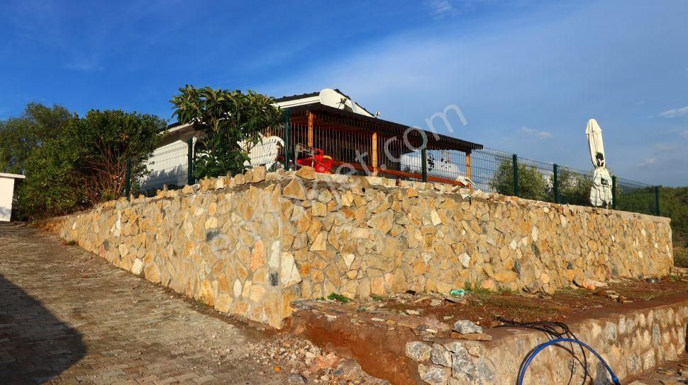 Seferihisar Cumhuriyet Satılık Villa  Seferihisar'da 300m2 Arsa İçerisin'de Eşyalı Satılık 2+1 Ev 