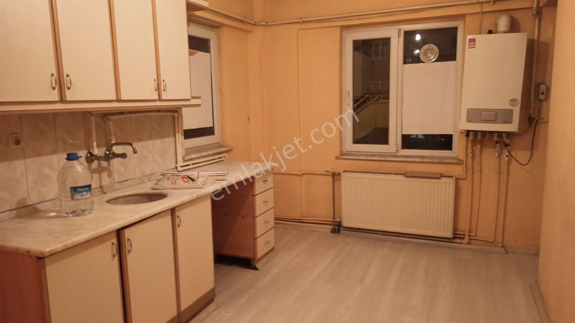 Isparta Merkez Davraz Kiralık Daire DAVRAZ MAHALLESİ HAFIZ DEMİRALAY OKULUNA 100 MT MESAFEDE KOMBİLİ DAİRE