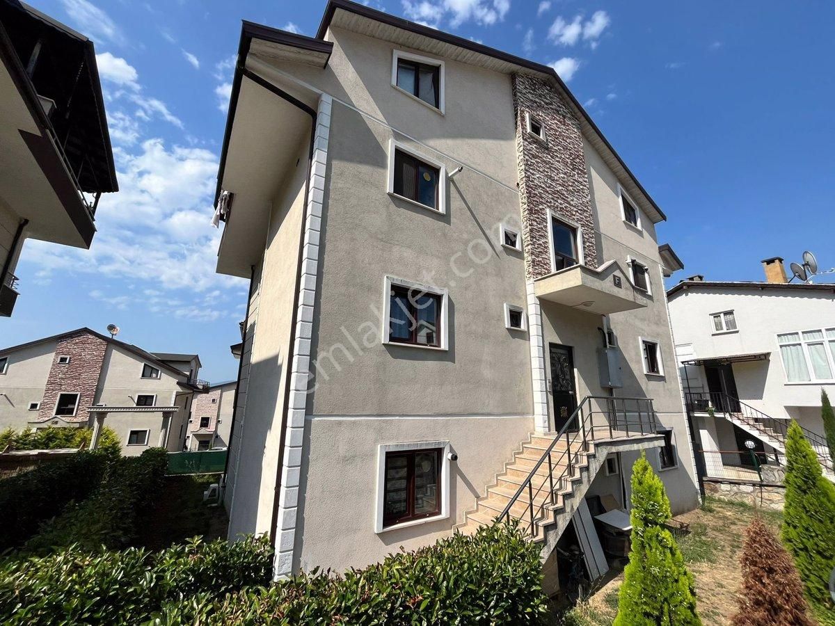 Gölcük Yukarı Satılık Daire REMAX MAXIMUMDAN SATILIK 3+1 DAİRE