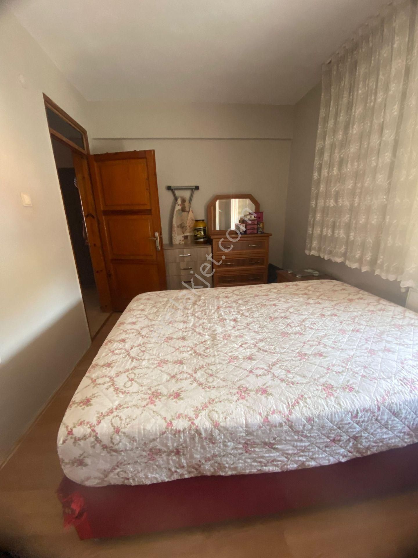 Konak Ulubatlımahallesinde 2+1 85m2 Ayrı Mutfak Havadar Satılık Daire - Görsel 4