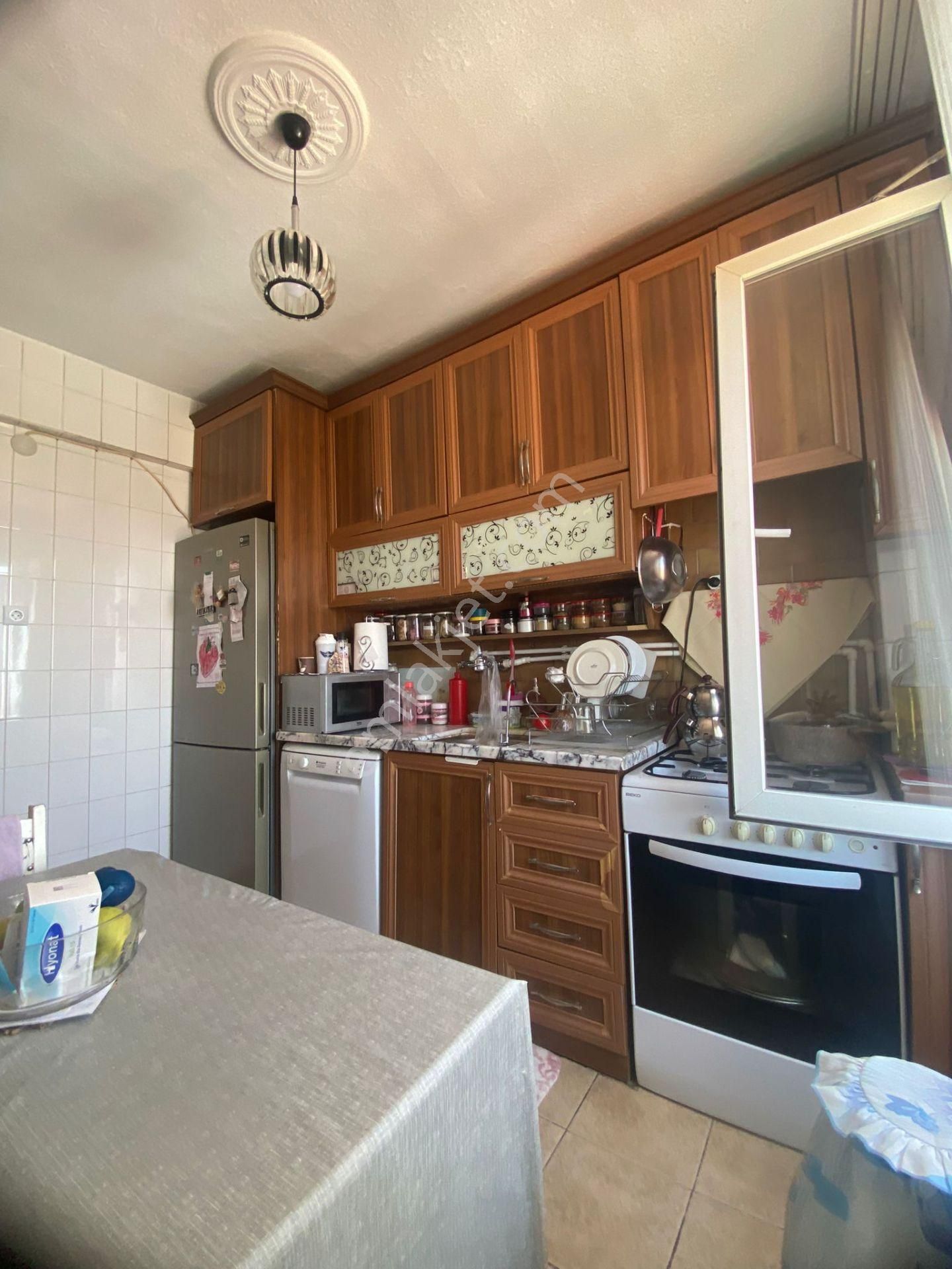 Konak Ulubatlımahallesinde 2+1 85m2 Ayrı Mutfak Havadar Satılık Daire - Görsel 13