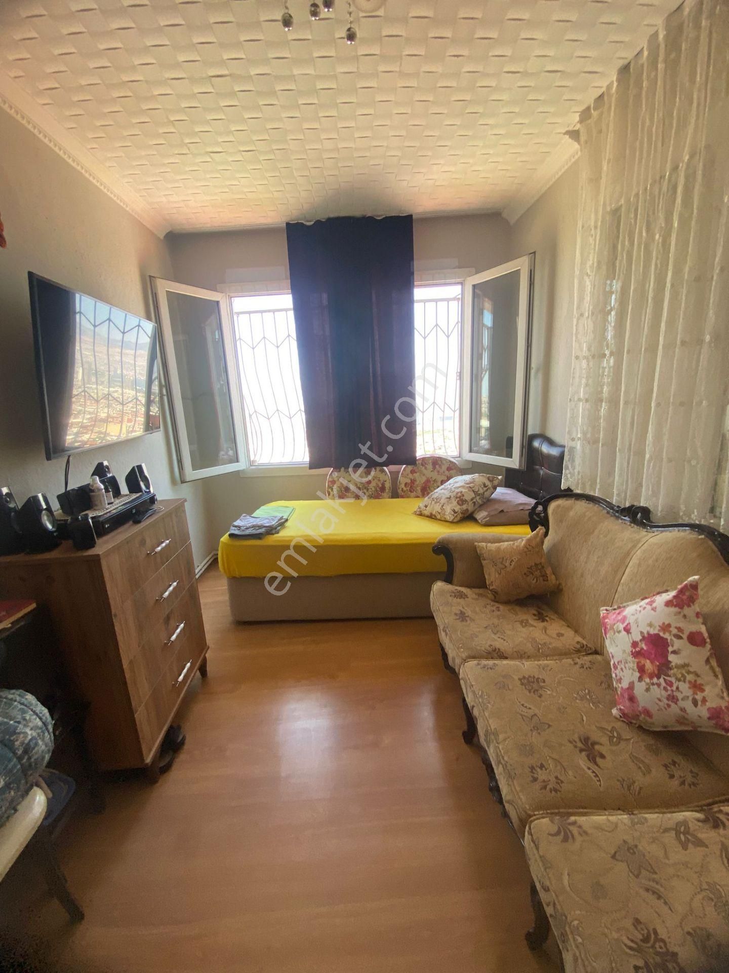 Konak Ulubatlımahallesinde 2+1 85m2 Ayrı Mutfak Havadar Satılık Daire - Görsel 8