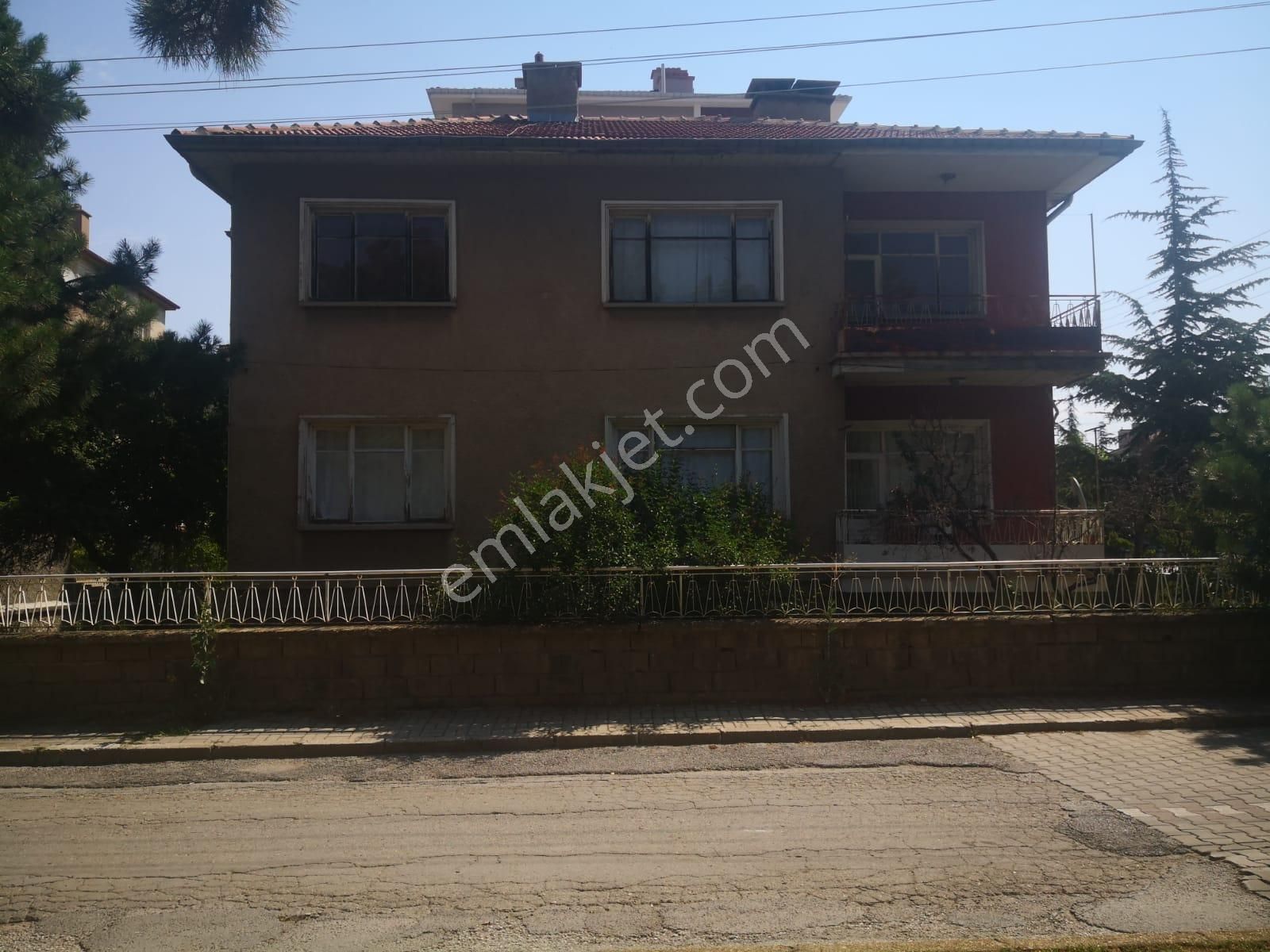 Akşehir Altunkalem Satılık Müstakil Ev  Akşehir'de Sahibinden Satılık 2 Katlı Müstakil Bahçeli Ev