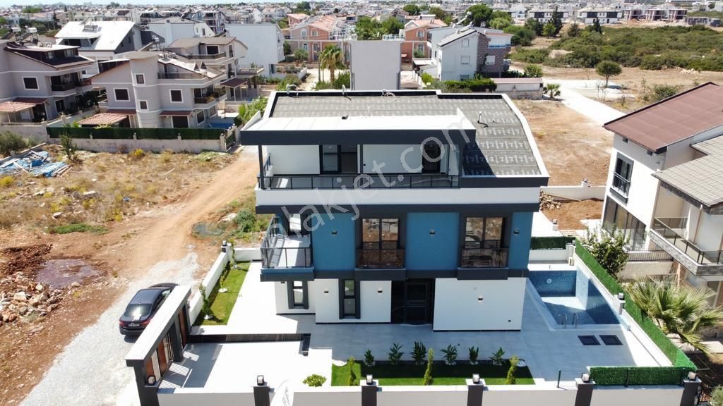 Didim Cumhuriyet Satılık Villa DİDİM YEŞİLKENT MEVKİİNDE  4+1 HAVUZLU OTOPARKLI VİLLA