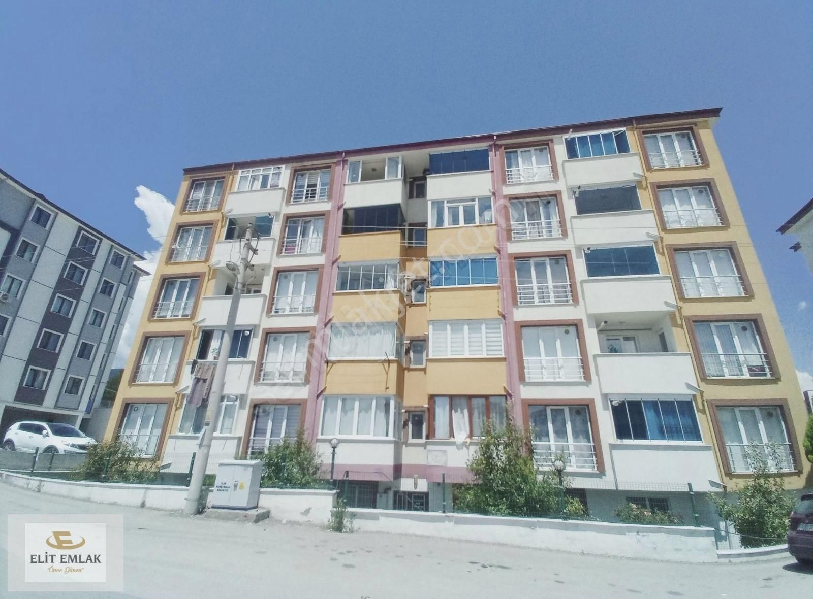 Karabük Merkez 5000 Evler 75. Yıl Satılık Daire KARABÜK 5000 EVLER 75.YIL DA SATILIK 2+0 GENİŞ DAİRE