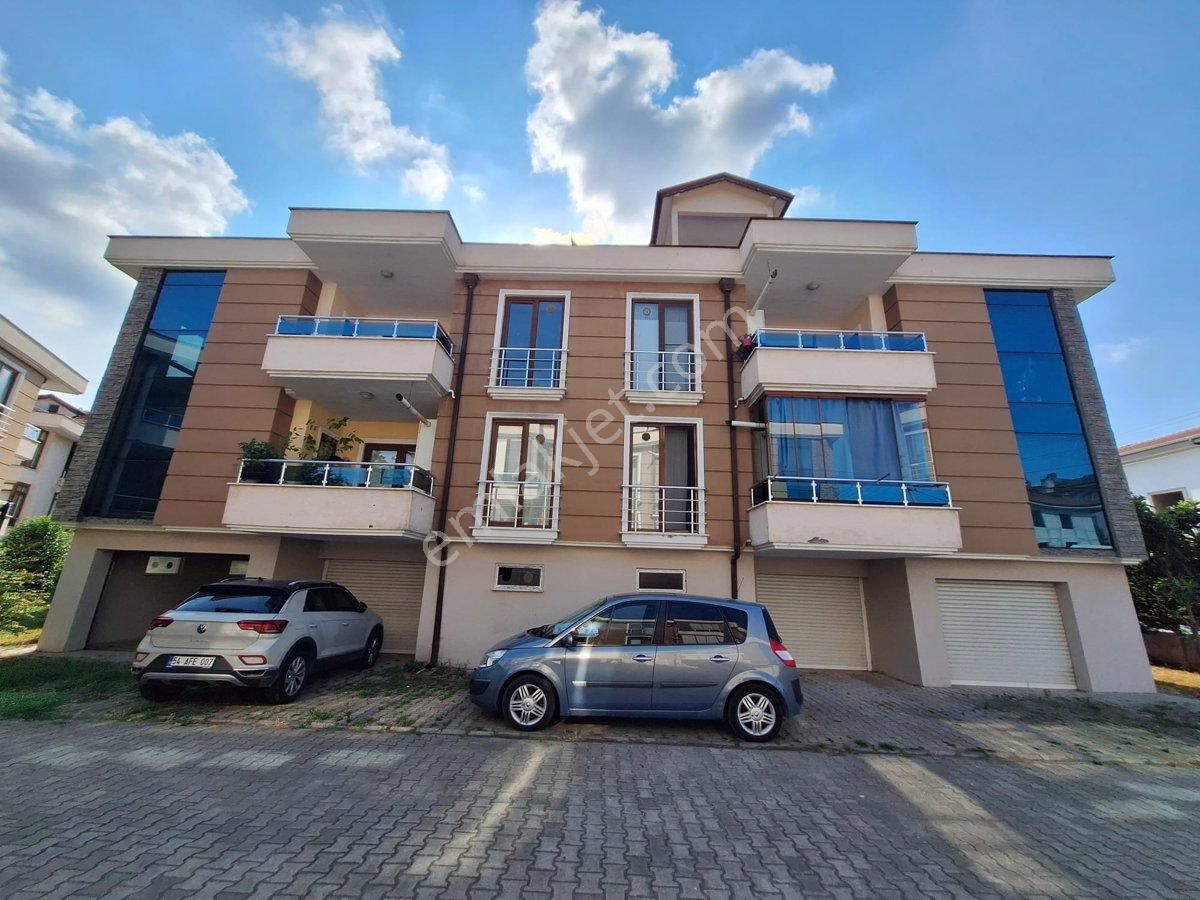 Serdivan İstiklal Satılık Daire Remax Mavi'den İstiklalde 4+1 200 m2 Garajlı İskanlı Lüks Daire