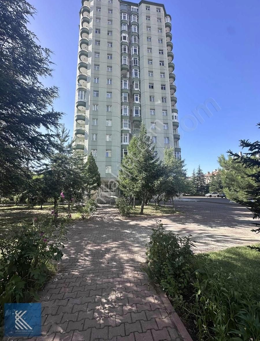 Melikgazi Esenyurt Satılık Daire ESENYURT MAHALLESİNDE YEŞİLKÖŞK SİTESİNDE 3+1 SATILIK DAİRE