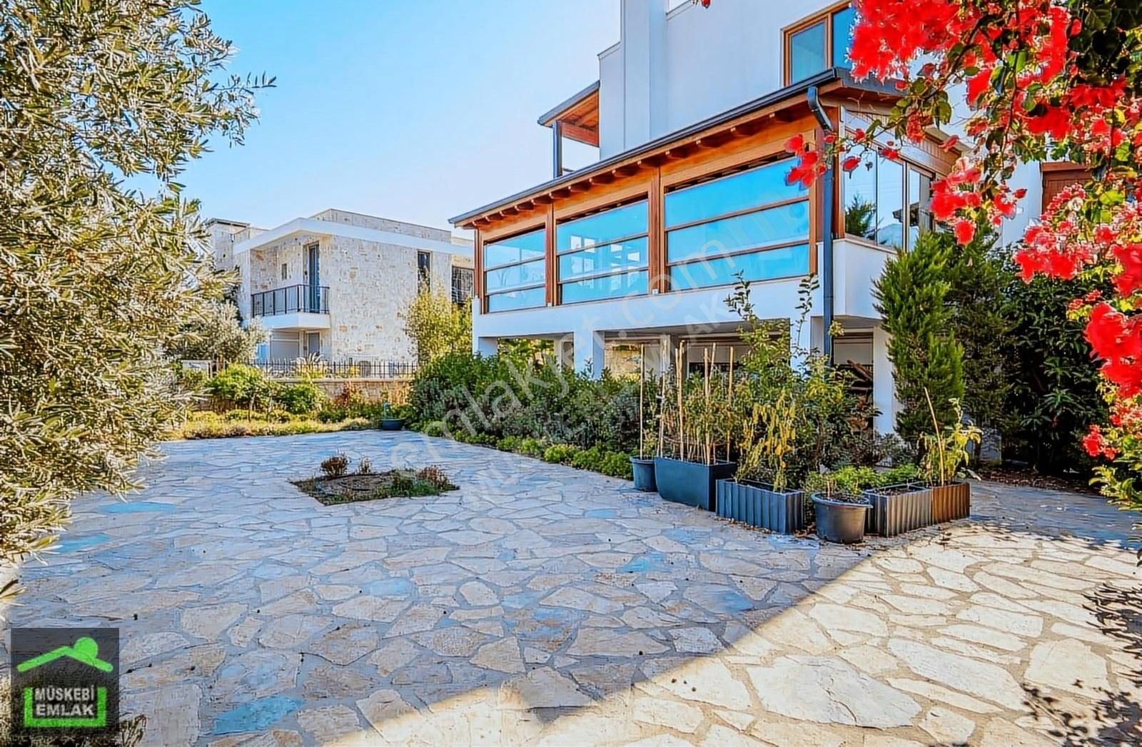 Bodrum Yahşi Satılık Müstakil Ev ORTAKENT YAHŞİDE DENİZ MANZARALI 4+2 MÜSTAKİL TRİPLEKS VİLLA