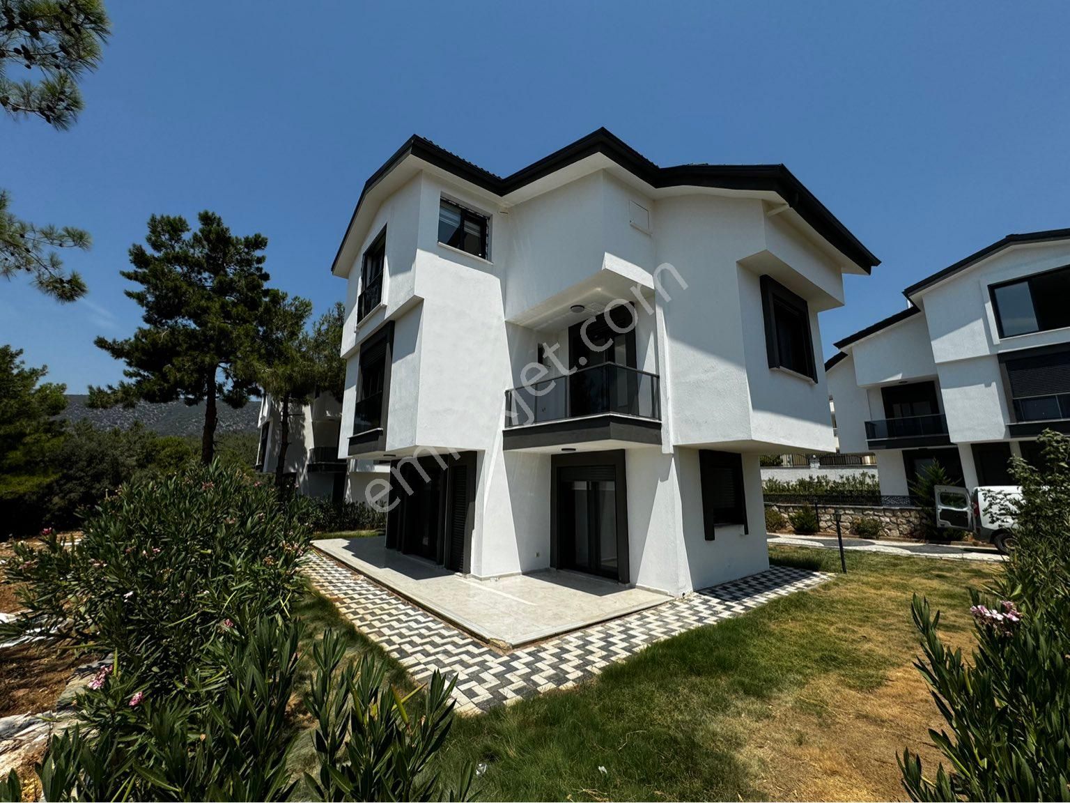 Didim Akbük Satılık Villa  Akbükte site içi satılık müstakil 4+2 villamız satışta lüks eştalı