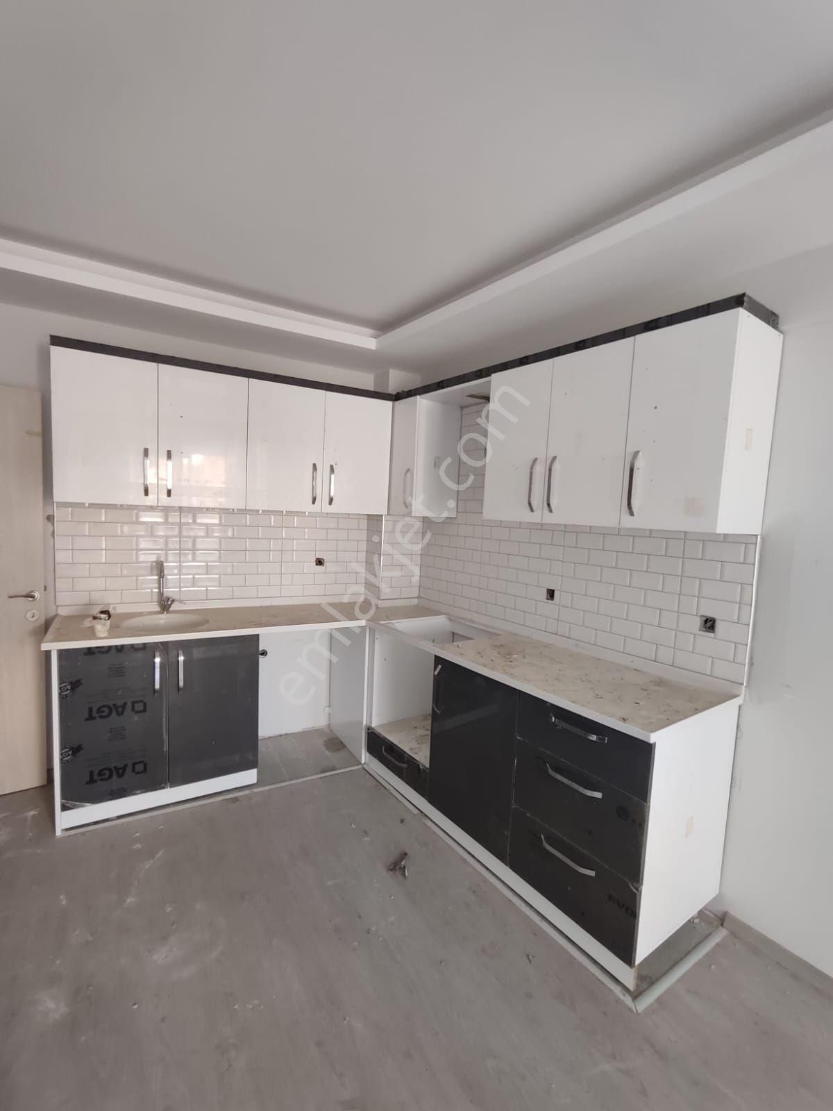Kuşadası Davutlar Merkezde 2+1 Daire