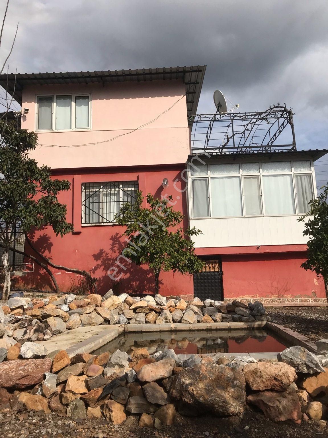 Menderes Kuyucak Satılık Köy Evi Resmi tapulu havuzlu köy evi