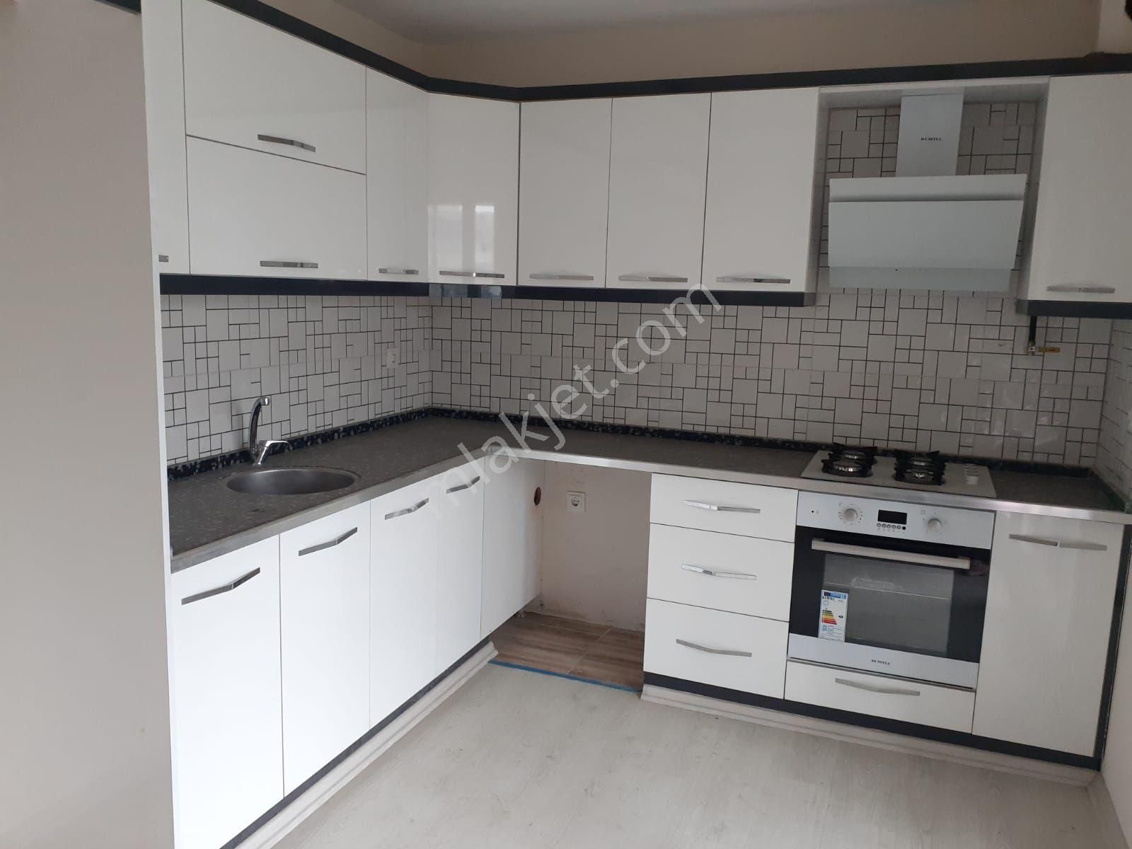 Torbalı Tepeköy Satılık Daire TORBALI TEPEKOYDE ANAYOLA YAKİN ARAKAT 2+1 DAİRE 