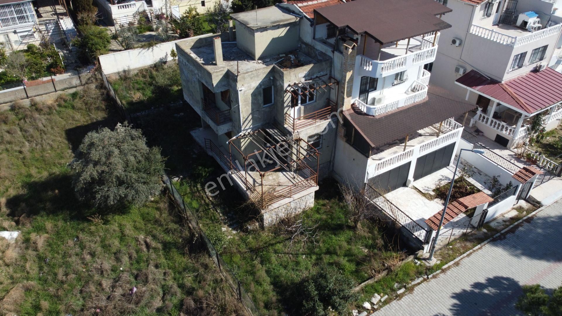 Kuşadası Yavansu Satılık Villa İmarlı  Denize Yakın Konumda Arsa