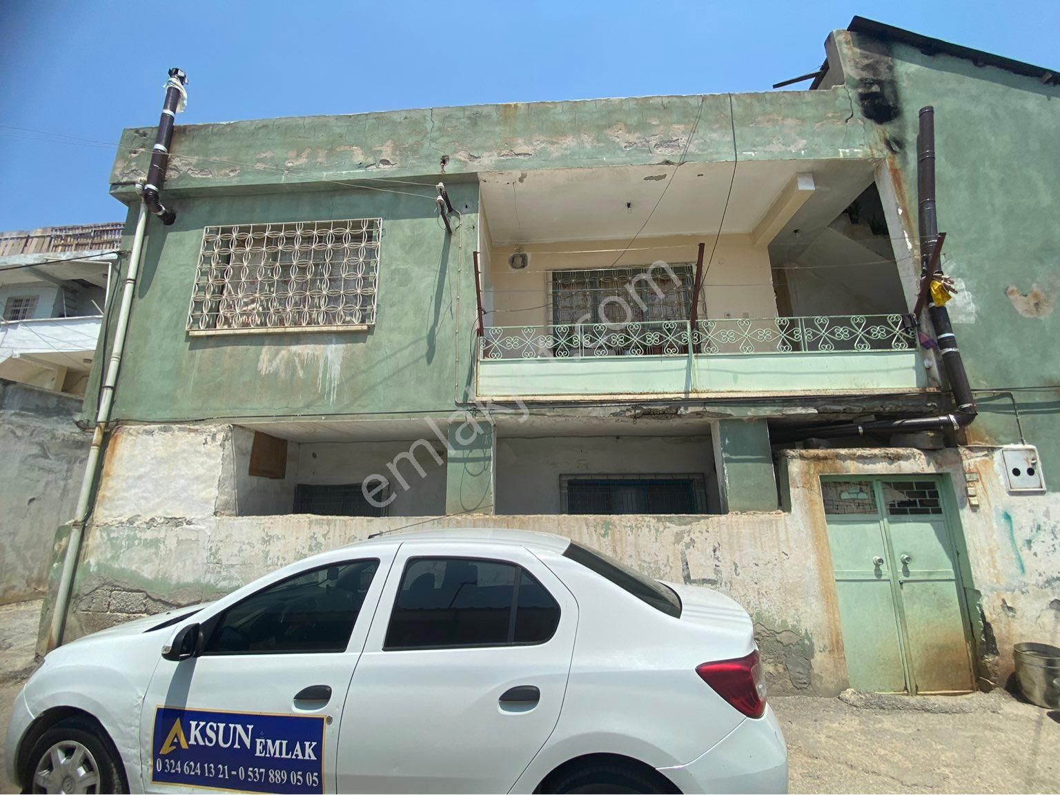 Tarsus Yeni Satılık Müstakil Ev AKSUNDAN YENİ MAH. 240m2 ARSA İÇERİSİN’DE 2 KATLI MÜSTAKİL EVİMİZ SATILIKTIR