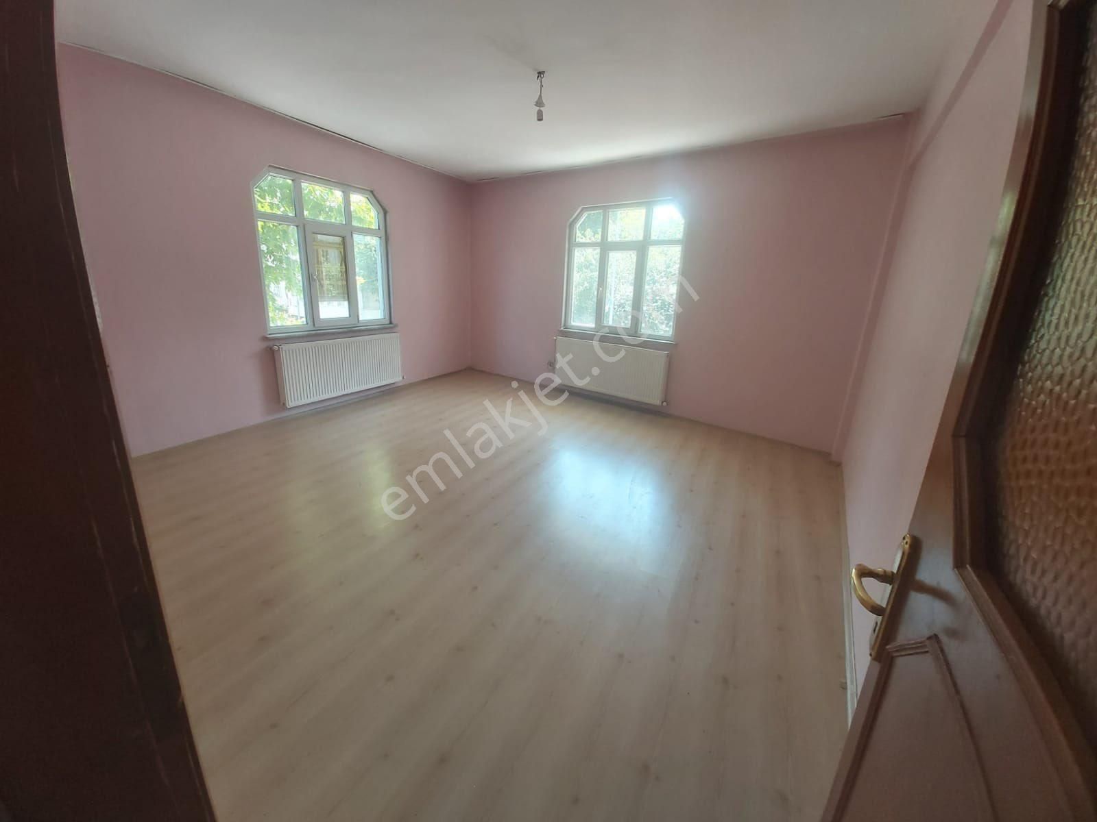 Sultangazi Cumhuriyet Kiralık Daire Toyap'tan Cumhuriyet Mahallesi'nde Masrafsız 2+1 110 M2 Arakat Kiralık Daire